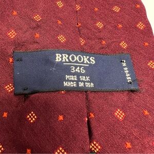 Brooks Brothers 346 Necktie Pure Silk Geometric Made In USA Burgandy Burnt Orang